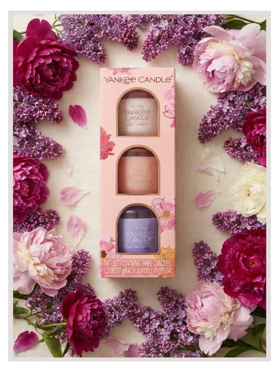 Yankee Candle Other - ♠️ Mini Candle Set-
Yankee Candle• Minis 3-Piece Gift Set